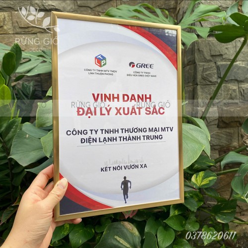 KHUNG KIM LOẠI A4 VÀNG ĐẬM